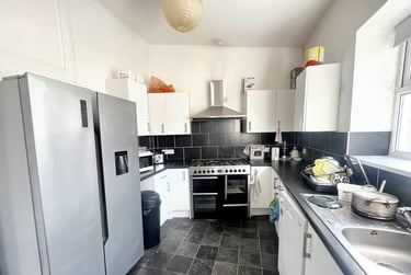 6 bed house, Arundel Crescent, Stonehouse, Plymouth, PL15DY - Image 3